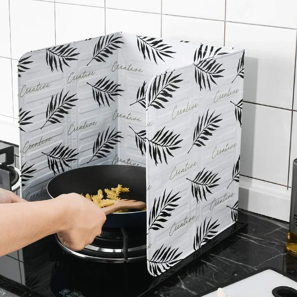 SafeGuard – Foldable Gas Stove Baffle Plate